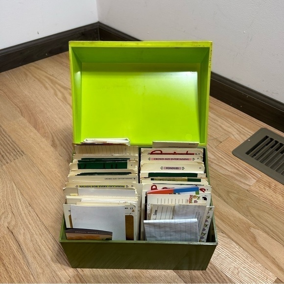 Vintage Betty Crocker Recipe Card Library Collection Lime Green Box Hand Written - Picture 2 of 7